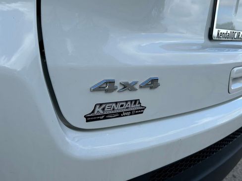 Used 2023 Jeep Compass Latitude AWD/4WD image 27