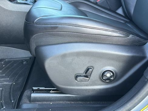Used 2020 Jeep Cherokee Latitude Plus FWD image 13