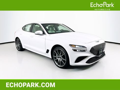 Used 2025 Genesis G70 2.5T image 1