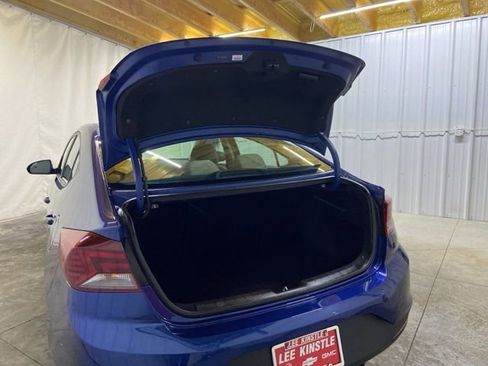Used 2019 Hyundai Elantra SE image 10