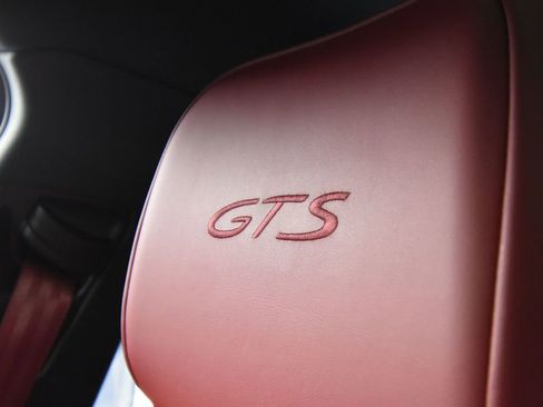 Certified 2024 Porsche Macan GTS image 39