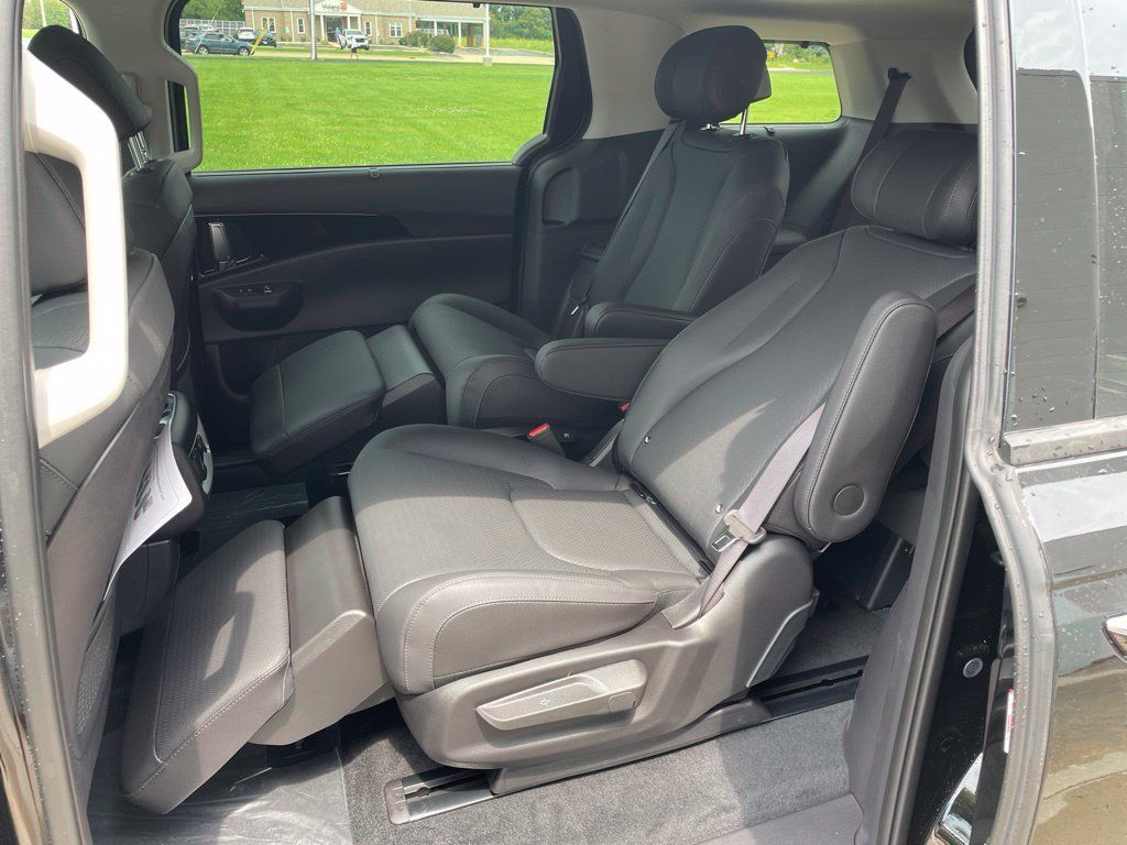 New 2027 Kia Carnival SX Prestige FWD image 14