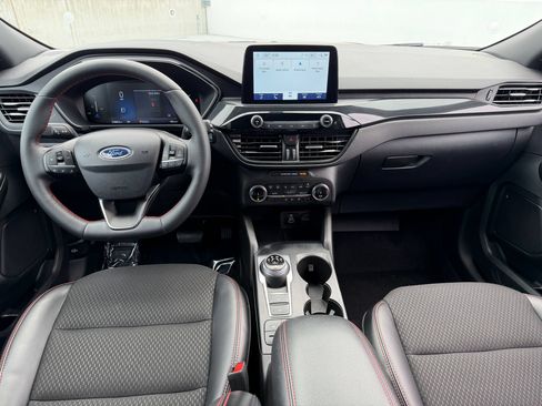 Used 2025 Ford Escape ST-Line Select AWD/4WD image 14