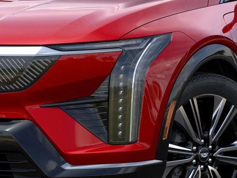 New 2026 Cadillac Optiq Luxury 2 w/ LPO, Floor Liner Package image 10