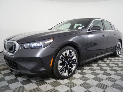 Certified 2025 BMW 540i xDrive image 8