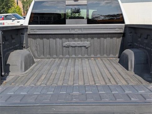 Used 2024 GMC Sierra 1500 AT4 w/ Technology Package image 10