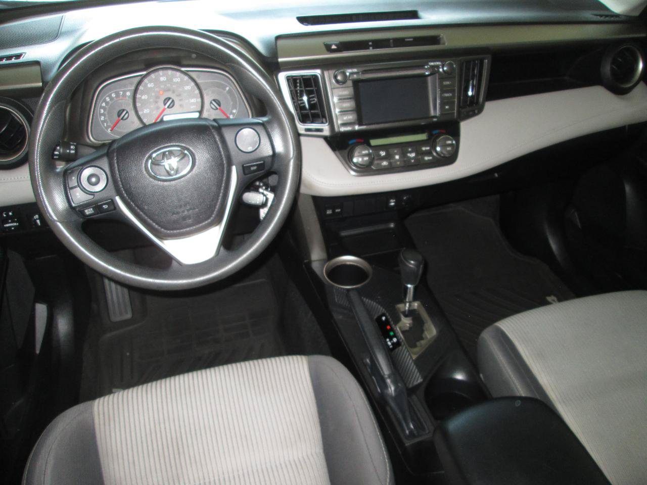 Used 2014 Toyota RAV4 XLE AWD/4WD image 9