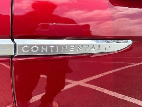 Used 2017 Lincoln Continental Reserve w/ Technology Package FWD image 32