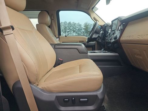 Used 2015 Ford F250 Lariat image 10