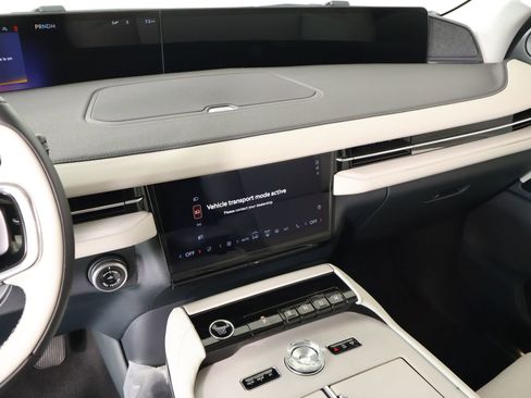New 2026 Lincoln Navigator L Reserve AWD/4WD image 5