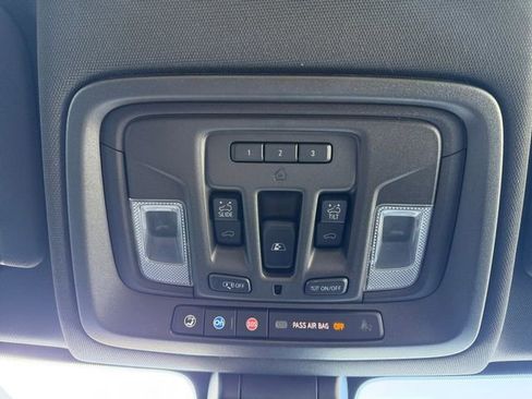 Used 2023 GMC Sierra 2500 AT4 w/ AT4 Premium Plus Package image 9