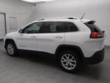 Used 2018 Jeep Cherokee Latitude image 3