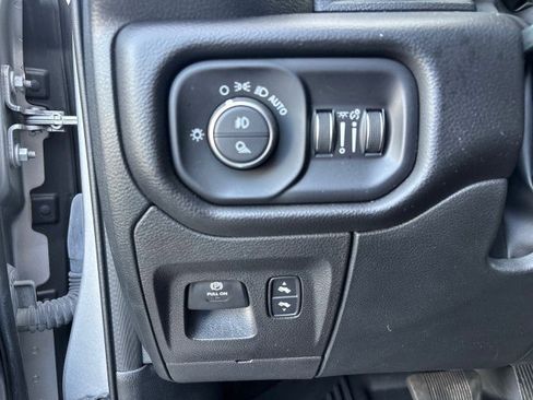 Used 2022 RAM 1500 Laramie AWD/4WD image 16