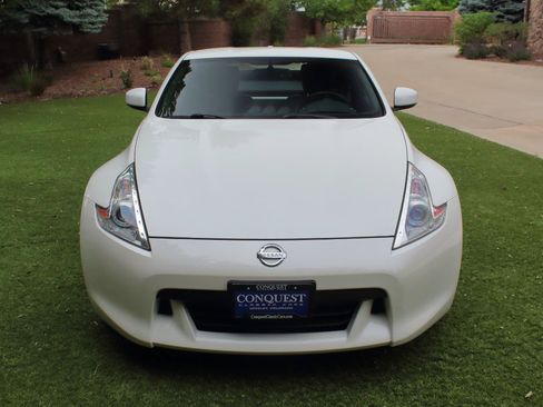 Used 2009 Nissan 370Z Touring RWD image 2