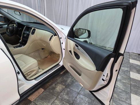 Used 2017 INFINITI QX50 AWD image 10