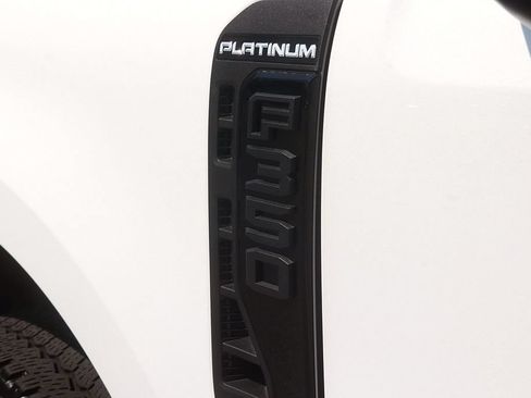 Used 2025 Ford F350 Platinum AWD/4WD image 12