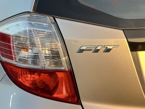 Used 2012 Honda Fit Sport image 25