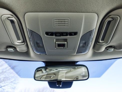 Used 2021 Toyota Corolla LE image 28