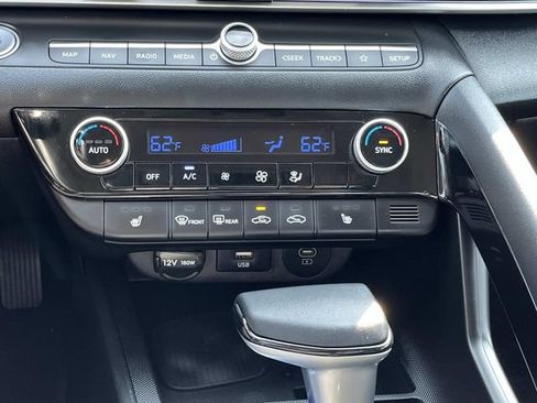 Used 2024 Hyundai Elantra SEL w/ Convenience Package FWD image 31