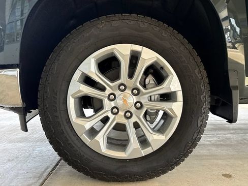 New 2026 Chevrolet Silverado 1500 LTZ w/ Z71 Off-Road Package AWD/4WD image 28