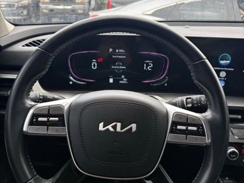 Used 2024 Kia Telluride S w/ S Sunroof Package image 4