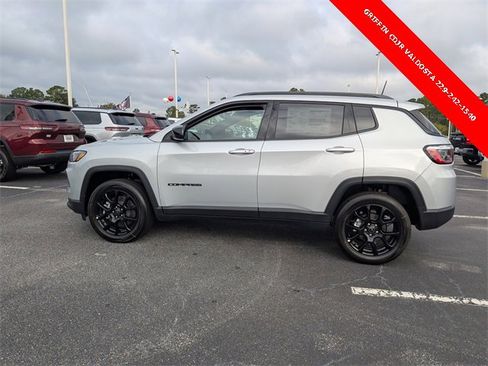 New 2026 Jeep Compass Latitude image 6