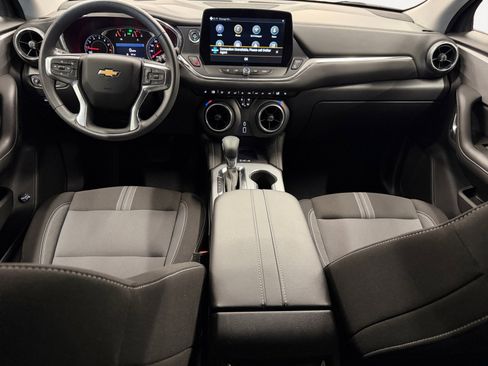 Used 2024 Chevrolet Blazer LT w/ Convenience Package FWD image 3