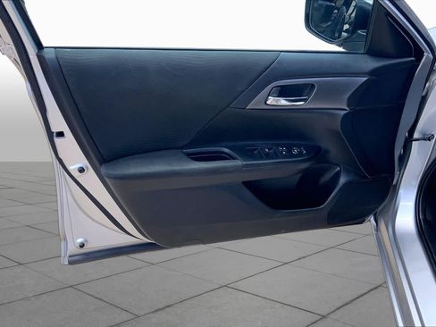 Used 2015 Honda Accord LX image 22