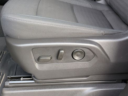 Used 2025 GMC Sierra 1500 SLE image 17