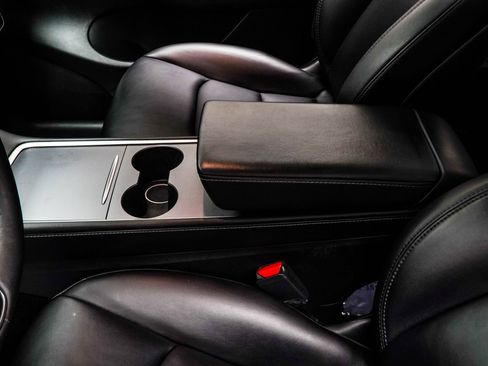 Used 2022 Tesla Model Y Performance AWD/4WD image 18