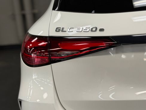 Used 2025 Mercedes-Benz GLC 350e 4MATIC image 13