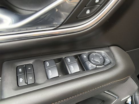 Used 2024 GMC Yukon AT4 w/ AT4 Premium Plus Package AWD/4WD image 27