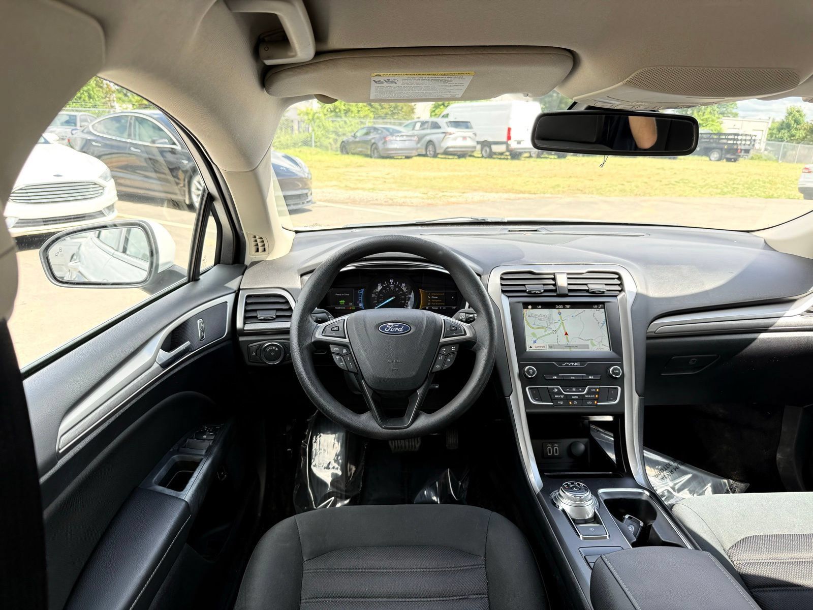 Used 2019 Ford Fusion SE FWD image 24