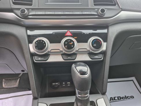 Used 2019 Hyundai Elantra SE w/ Cargo Package image 19