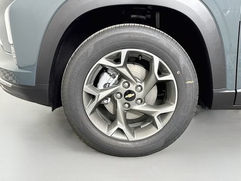 New 2026 Chevrolet Trax LT w/ LT Convenience Package FWD image 28