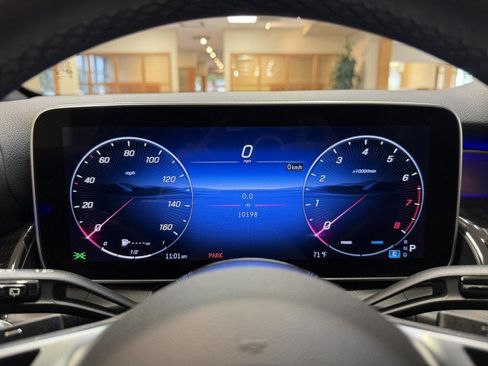 Certified 2025 Mercedes-Benz GLC 300 image 9