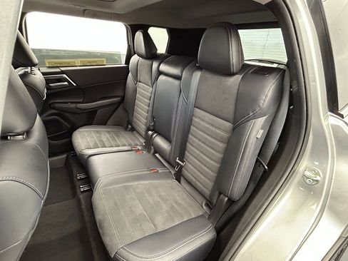 Used 2024 Mitsubishi Outlander SE FWD image 38