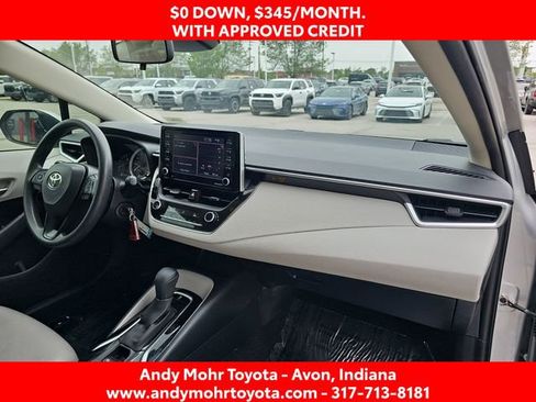 Used 2021 Toyota Corolla LE FWD image 30