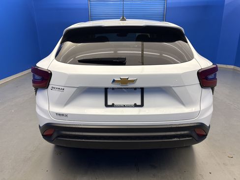 Used 2024 Chevrolet Trax LS image 6
