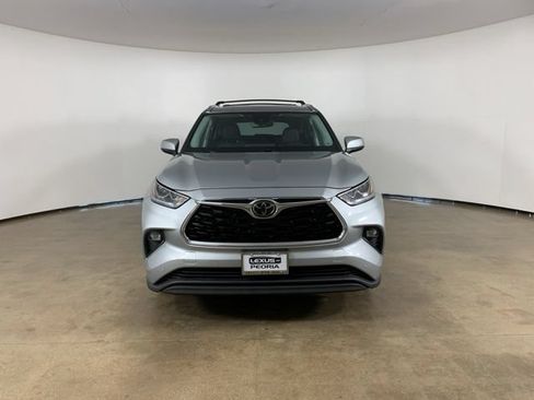 Used 2020 Toyota Highlander Limited AWD/4WD image 3