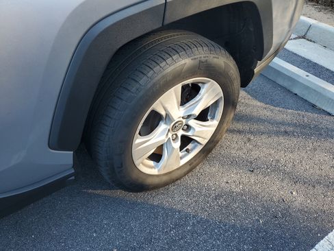 Used 2019 Toyota RAV4 XLE image 7