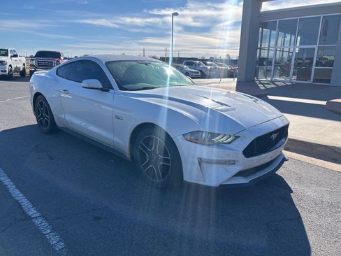Used 2018 Ford Mustang GT image 3
