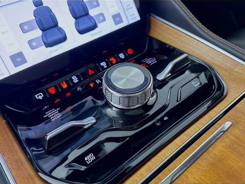 Used 2022 Jeep Grand Wagoneer Series III image 17