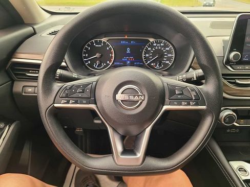 Used 2023 Nissan Altima 2.5 SV FWD image 26