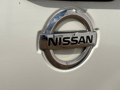 Used 2018 Nissan Titan SL image 29