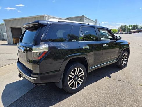 Used 2021 Toyota 4Runner Limited AWD/4WD image 7