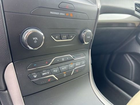 Certified 2019 Ford Edge SEL image 14