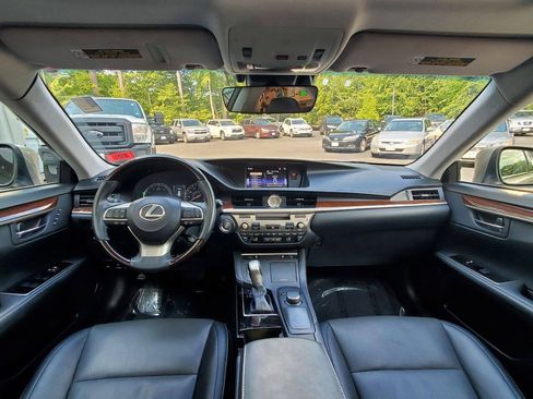 Used 2018 Lexus ES 350 w/ Premier Package FWD image 13