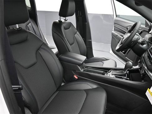 New 2026 Jeep Compass Latitude image 26