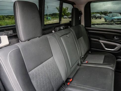 Used 2017 Nissan Titan SV AWD/4WD image 22